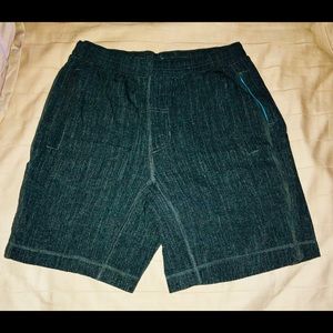9” LULULEMON PACEBREAKER SHORTS - Medium